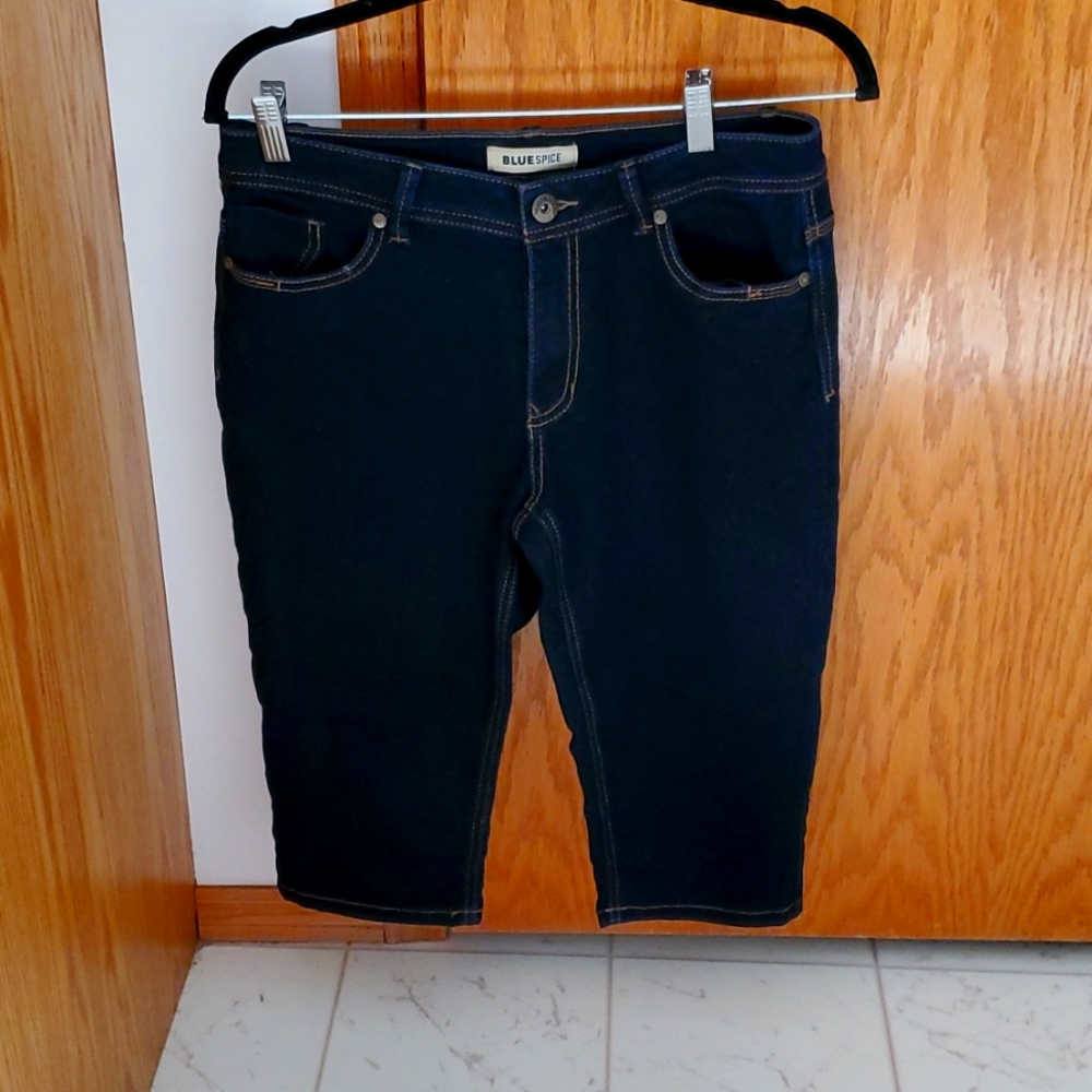 Dark wash denim jean capris